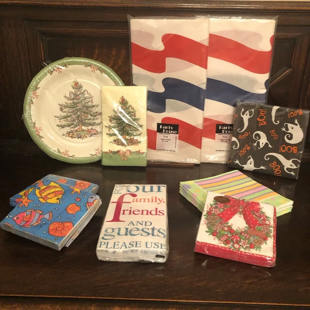 Lots of Misc. Party Paper Products 🇺🇸🐠🎄🎁